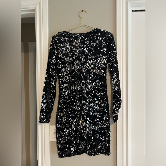 H&M Divided Black Velvet Sequin Long Sleeve Bodycon Mini Dress, Size 6 - Picture 5 of 7